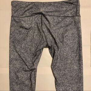 Lululemon black and white leggings